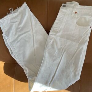 Levis rib cage straight ankle in white